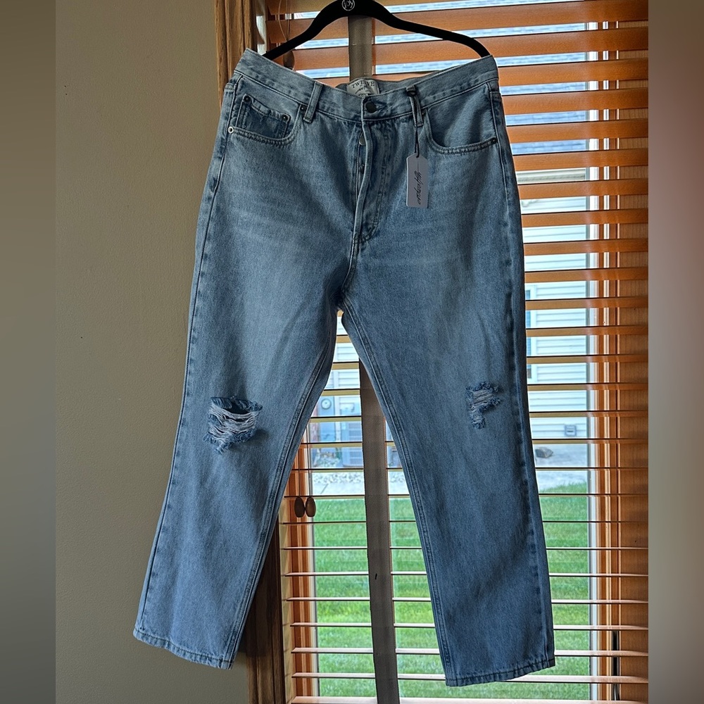 Twelve by ontwelfth jeans hi rise cropped distressed knees SZ 29 never worn NWT
